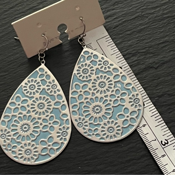 Boho Teardrop Dangle Statement Earrings Blue Silver Floral Print NWOT - Picture 3 of 10